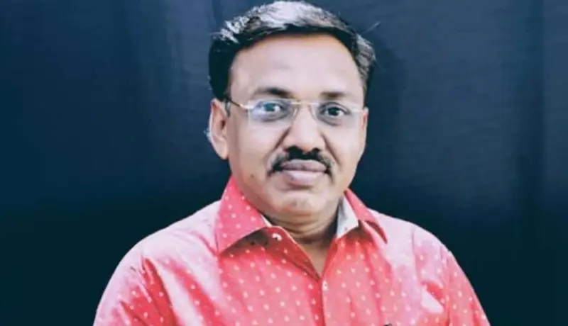 पुणे जिल्ह्यातील प्राध्यापकाच्या चपला विहिरीच्या काठावर दिसल्या अन्.