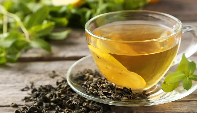 11 Amazing Benefits Of Green Tea For Skin And Hair