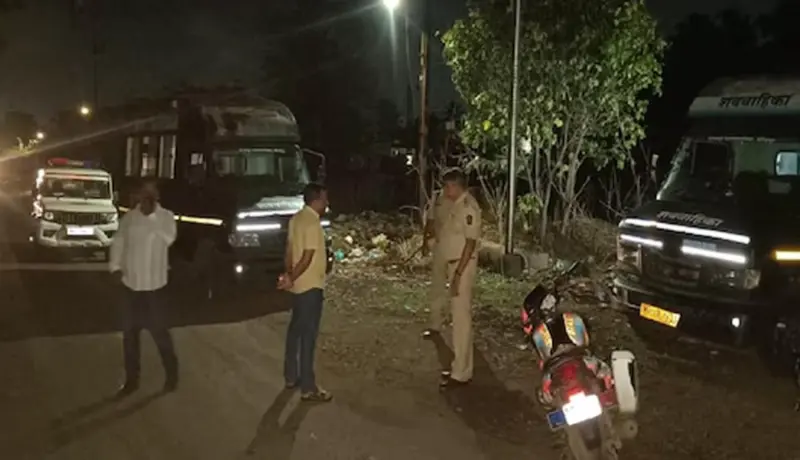 कोल्हापूरमध्ये कोयना एक्स्प्रेसखाली चिरडून दोन महिलांसह तिघींचा मृत्यू.