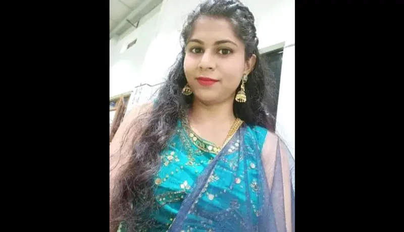 महाराष्ट्र हादरला! बॅंकेतील मॅनेजर नवऱ्याच्या त्रासाला कंटाळून पत्नीची आत्महत्या.