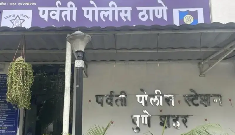 पुणे शहरात गाडी तोडफोडीचे सत्र सुरूच; रात्रीत 40 गाड्यांची तोडफोड.