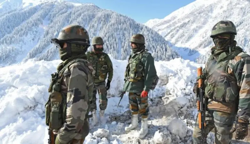 लष्करातील जवानाच्या चार लग्नांची पत्नीने केली पोलखोल.