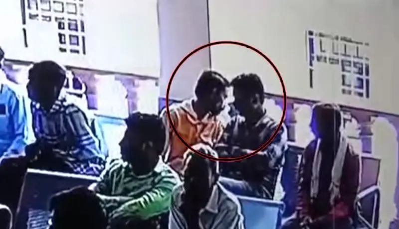 न्यायालयात थुंकताना न्यायाधीशांनी पाहिले अन् तात्काळ.