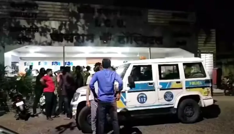 नाशिकमध्ये माजी नगरसेविकेच्या पतीसह दोघांवर जीवघेणा हल्ला.