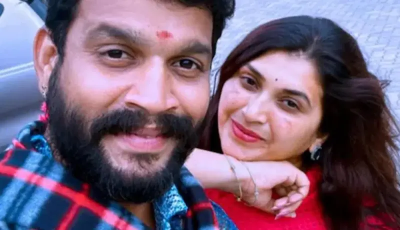 अभिनेत्रीच्या अपघाती मृत्यूनंतर अभिनेत्याची आत्महत्या.