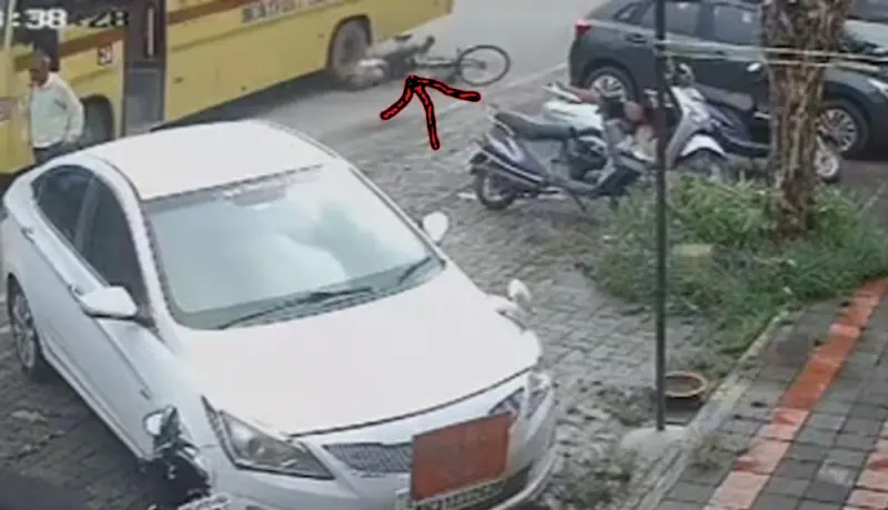 नागपूरमध्ये स्कूल बसची सायकलस्वाराला धडक; चाकाखाली आल्यामुळे वृद्धाचा मृत्यू.