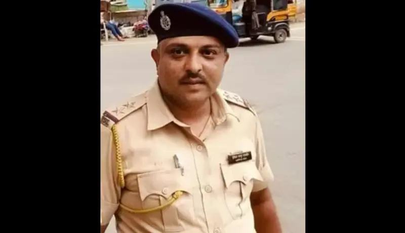 हृदयद्रावक! पोलिसकाकाने घेतला जगाचा निरोप.