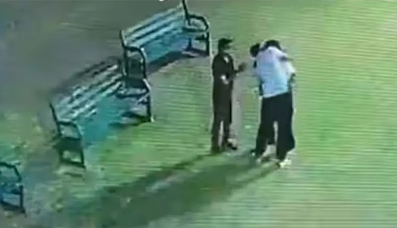 Video: उपसंचालकाने दाताने जोरात चावा घेत अभियंत्याचे तोडले नाक..