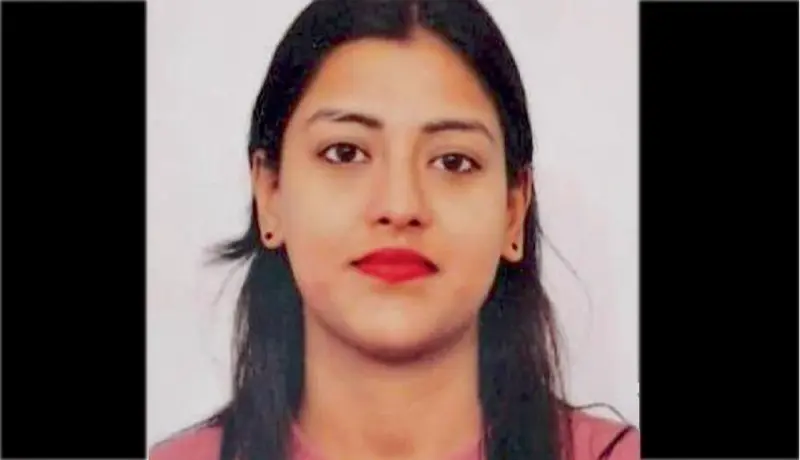 महाबळेश्वरला फिरण्यासाठी निघालेल्या IT मधील युवतीचा अपघाती मृत्यू.