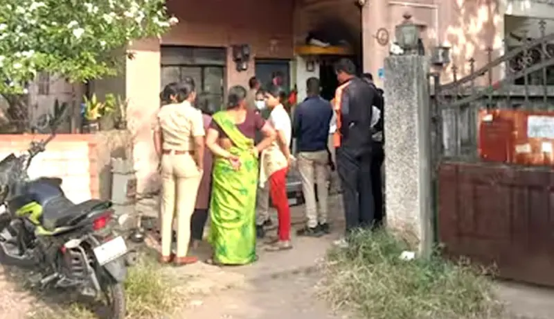 पुणे शहरातील मुलींच्या डोळ्यां देखत खून; अनैतिक संबंधातून पत्नीनेच.