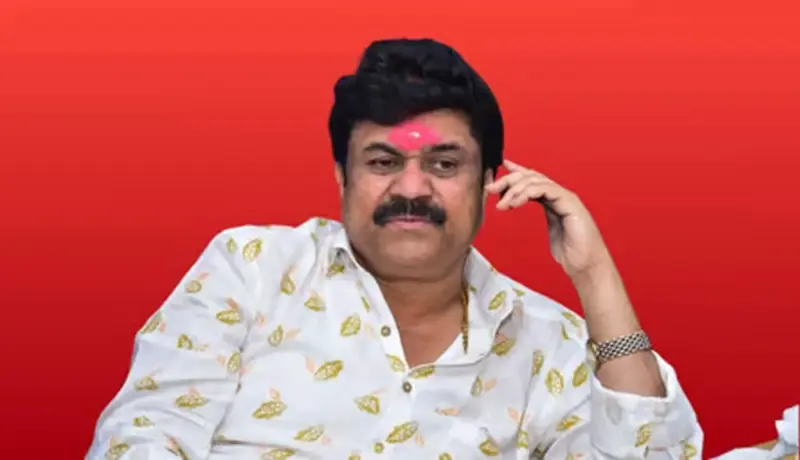 बीडमध्ये वाल्मिक कराड असलेल्या जेलमध्ये राडा; लगावली कानशिलात.