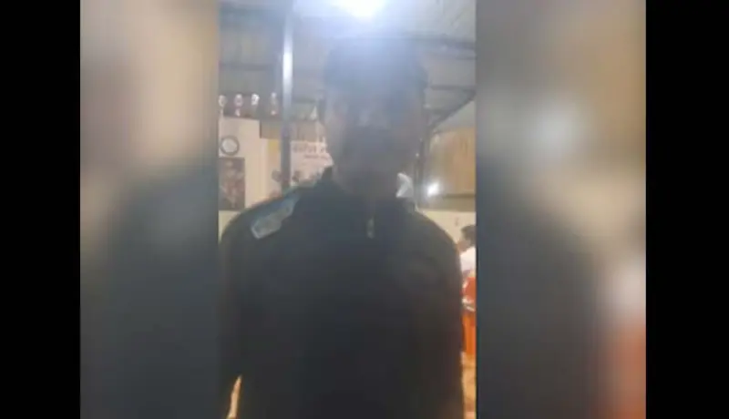 पुणे जिल्ह्यातील पोलिसाचा धक्कादायक Video Viral.