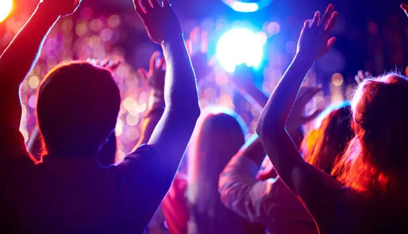 सोलापूरमध्ये नर्तिकेवरून गोळीबार; तू मला काय भुरटा समजतो काय.