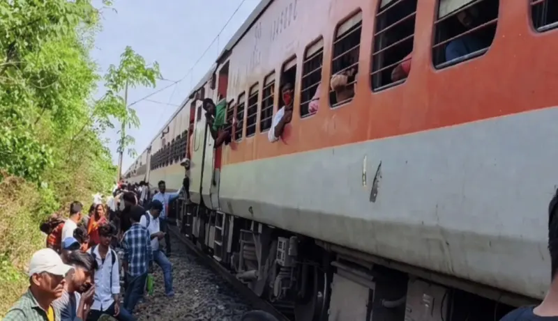 जयनगर-पुरी एक्सप्रेस में धुएं से मची अफरा-तफरी