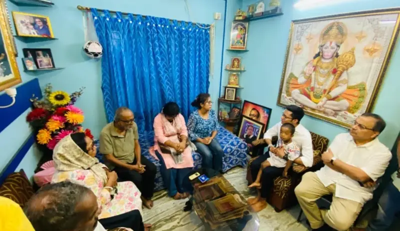 দুয়ার এঁটে দাঁড়িয়ে আছে শান্তিনিকেতন, সিআইডি কড়া নাড়ার আগেই কুণালের বাড়িতে অভিষেক
