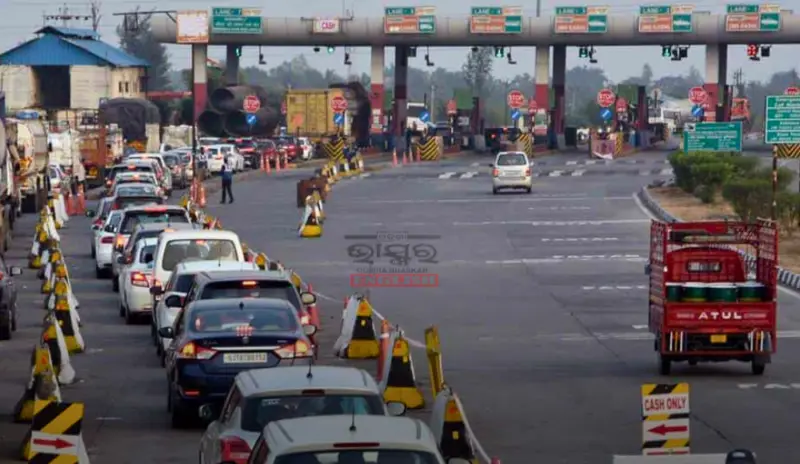 Highway Toll Booths to Go Complete Cashless from Apr 10