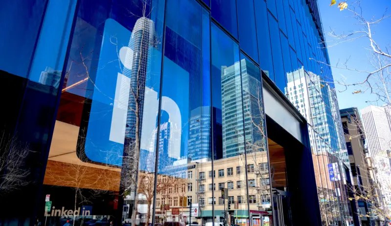 AI translator turns English into LinkedIn speak