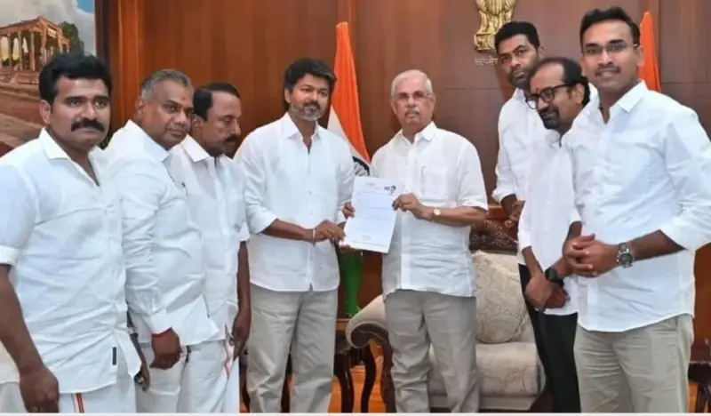 तमिलनाडु में सरकार गठन पर सस्पेंस, TVK प्रमुख विजय को राज्यपाल से नहीं मिली अनुमति,कांग्रेस ने मिलाया हाथ लेकिन वामदलों ने किया किनारा