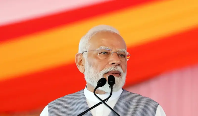 प्रधानमंत्री मोदी ने गुरु तेग बहादुर के 350वें शहीदी दिवस पर उन्हें श्रद्धांजलि अर्पित की