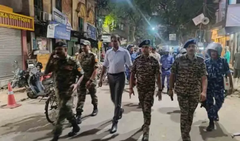 ബംഗാളില്‍ തൃണമൂലിന്റെ വോട്ട് അട്ടിമറി പൊളിഞ്ഞു; 15 ബൂത്തുകളില്‍ റീപോളിംഗ് പ്രഖ്യാപിച്ച്‌ കമ്മീഷന്‍; നാളെ വീണ്ടും വോട്ടെടുപ്പ്