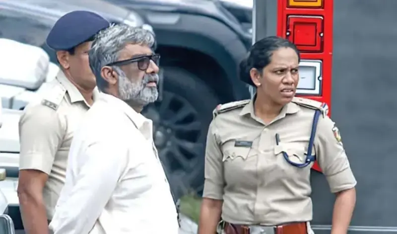 ലൈംഗികാതിക്രമക്കേസ്: സംവിധായകന്‍ രഞ്ജിത്തിനെ റിമാന്‍ഡ് ചെയ്തു; കാരവനിലും ലൊക്കേഷനിലും തെളിവെടുപ്പ് പൂര്‍ത്തിയായി; ജാമ്യാപേക്ഷ ഇന്ന് പരിഗണിക്കാന്‍ സാധ്യത