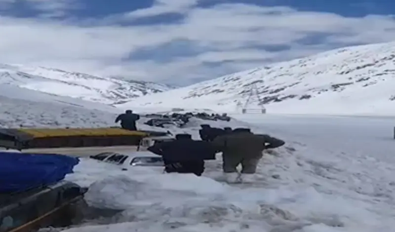 सोनमर्ग महामार्गावर भीषण हिमस्खलन; ६ जणांचा मृत्यू