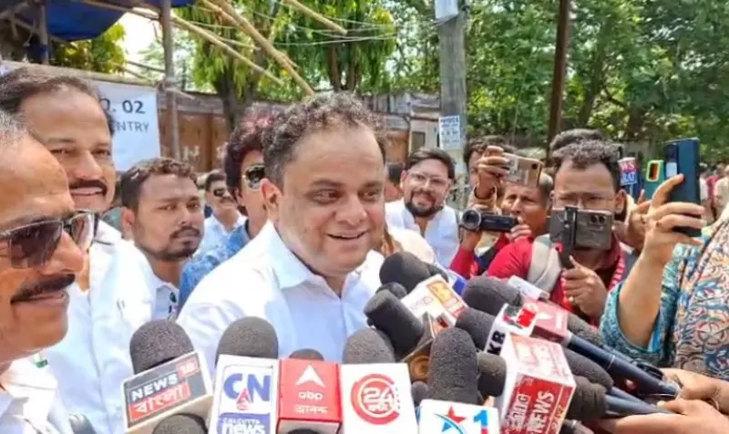 'আবারও জিতব.' মনোনয়নপত্র জমা দিয়ে বললেন বিদায়ী মন্ত্রী ব্রাত্য বসু