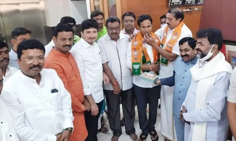 ಪಕ್ಷೇತರ ಸದಸ್ಯ ಡಾ.ಶಂಭುಲಿಂಗ ಪಾಟೀಲ ಬಳಬಟ್ಟಿ ಬಿಜೆಪಿ ಸೇರ್ಪಡೆ