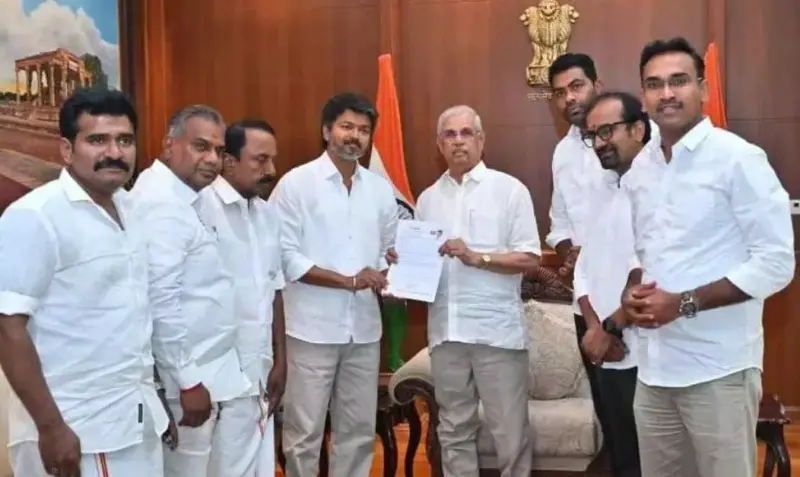 'విజయ్' మెజారిటీ నిరూపించుకోవాల్సిన అవసరం లేదా?