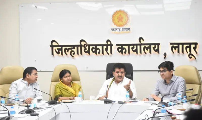 मृद व जलसंधारणाच्या कामांना गती देवून पावसाळ्यापूर्वी जास्तीत जास्त कामे पूर्ण करावीत- मृद व जलसंधारण मंत्री संजय राठोड