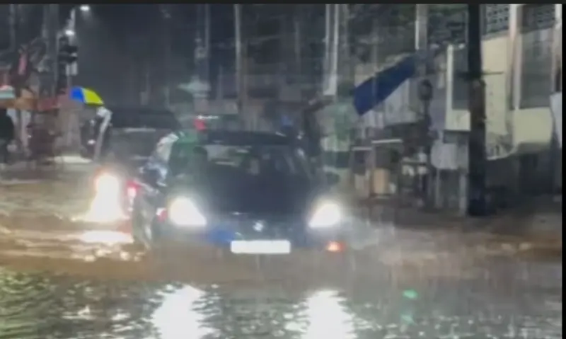 Heavy rain triggers severe waterlogging in Guwahati, schools shut and traffic disrupted