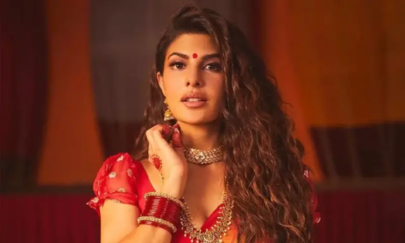 Jacqueline celebrates as 'Genda phool' crosses 550 million views
