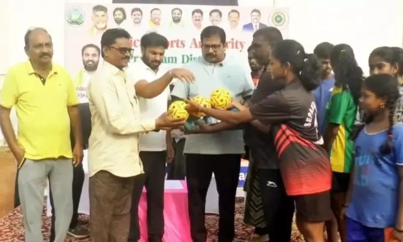 Ongole: క్రీడారంగానికి నిధుల వెల్లువ.. ఎమ్మెల్యే జనార్దన్ రావు