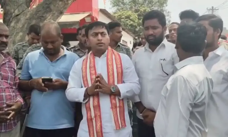 Shayampet: శాయంపేటలో హనుమాన్ విగ్రహం ముక్కలు చేయడం దుర్మార్గం..
