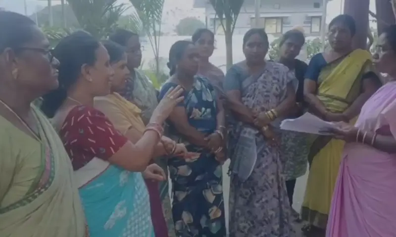 Palakonda: దాహం కేకలు.. సబ్ కలెక్టర్ ఆఫీసులో వినతి