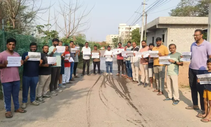 Bachupally: బాచుపల్లి పెద్ద చెరువు కాలుష్యంపై ఆకుల సతీష్ టీం ధర్నా