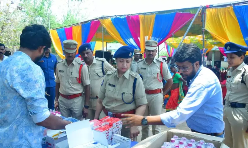 Asifabad: ప్రజల ఆరోగ్యమే పోలీసుల ప్రాధాన్యం ఎస్పీ నితికా పంత్ ఐపీఎస్