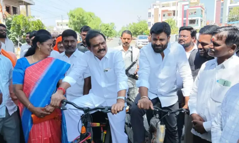 Adilabad: అదిలాబాద్లో బీజేపీ ఎమ్మెల్యే పాయల్ శంకర్ సైకిల్ రైడ్!