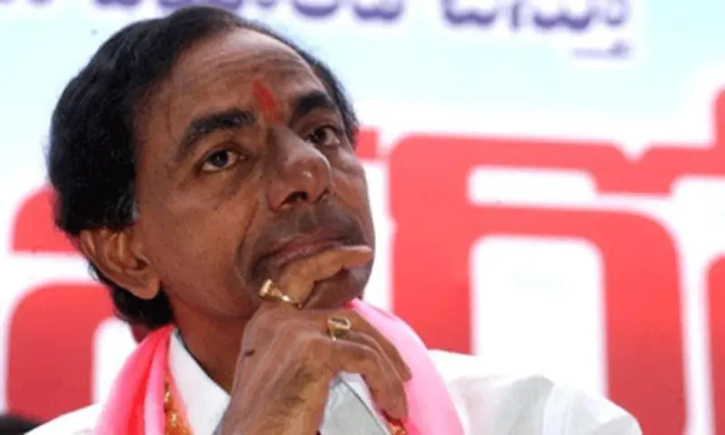 చచ్చిన పాము.. లేవని శవం.. మర మనిషి! కేసీఆర్‌పై ముప్పేట దాడి!