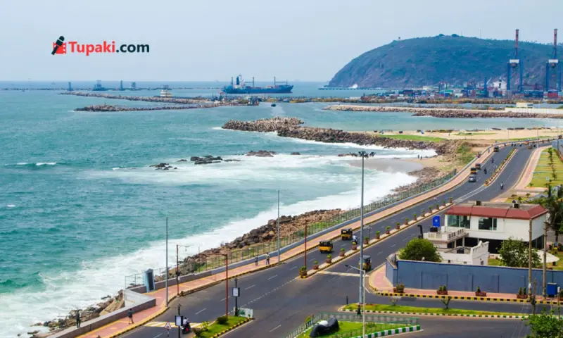 జగన్ కంటే ముందే విశాఖ రాజధాని అన్న సీఎం  ?