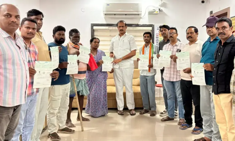 Karimnagar: నిరుపేదలకు సేవ చేయడమే మా లక్ష్యం.. కోమటిరెడ్డి నరేందర్