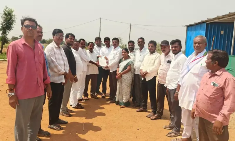 Bhumpally: అక్బర్‌పేట భూంపల్లిలో సీఎం రిలీఫ్ ఫండ్ చెక్కుల పంపిణీ
