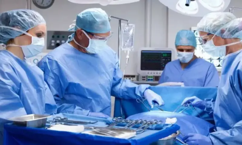 Medical Negligence : ఆపరేషన్ థియేటర్లో నిర్లక్ష్యం..ఆపరేషన్ చేసి మహిళ కడుపులో దూది వదిలేసిన డాక్టర్లు