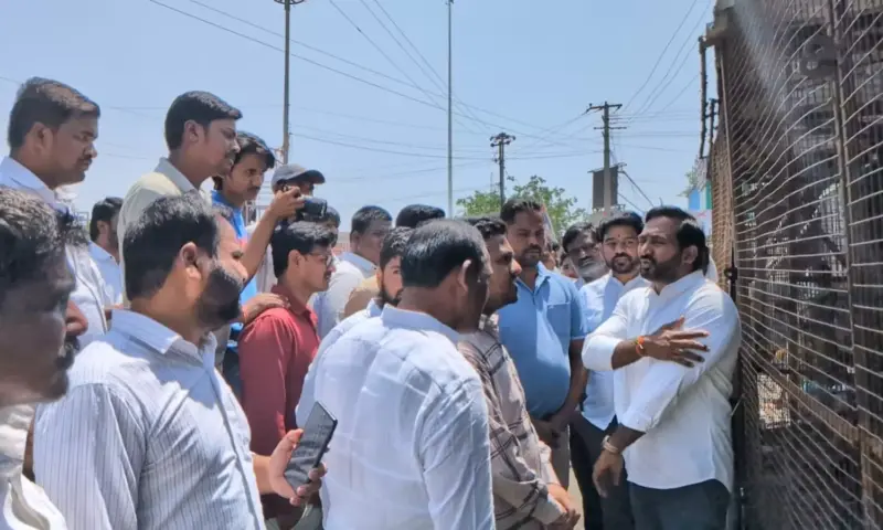 Kamareddy: కాలి బూడిదైన ఆస్తులు.. కన్నీటి పర్యంతమైన బాధితులు!