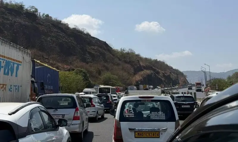 Mumbai-Pune 'Missing Link' launch triggers traffic chaos; project to ease ghat congestion