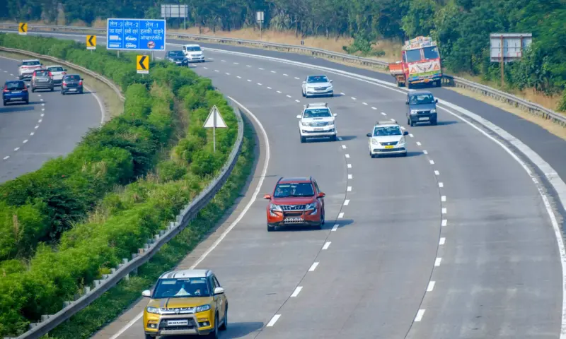 SC orders sweeping road safety reforms nationwide, bans highway parking