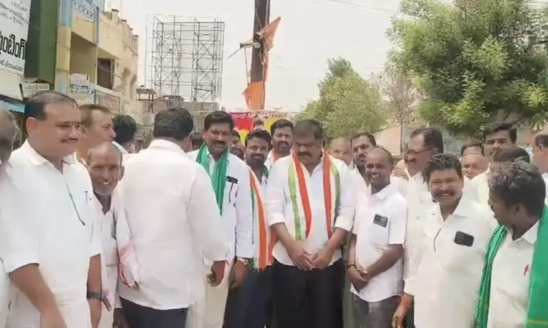 Dubbaka: దుబ్బాకలో సీఎం రేవంత్ రెడ్డి చిత్రపటానికి పాలభిషేకం