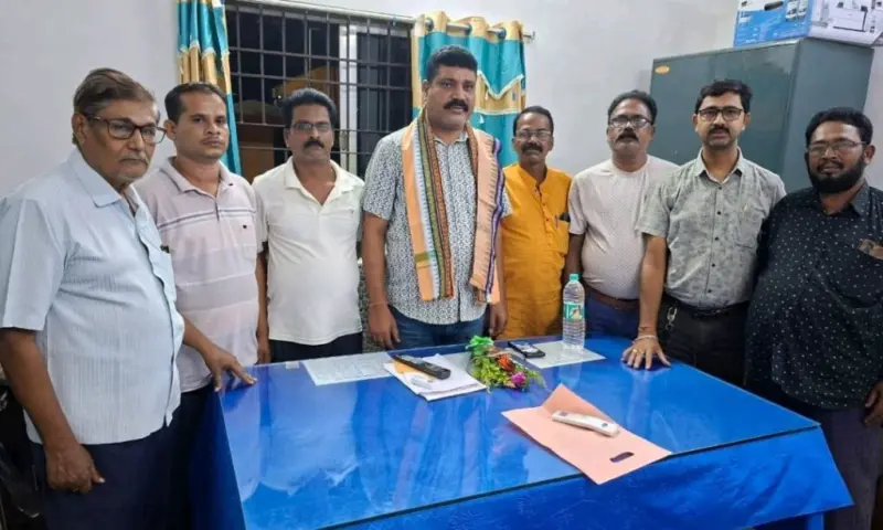 ସୁବଳୟା ନୂତନ ଥାନା ଅଧିକାରୀ ପଞ୍ଚାନନ ନାଏକ ଙ୍କୁ ସାମ୍ବାଦିକ ମାନଙ୍କ ତରଫରୁ ସ୍ଵାଗତ ସମ୍ବର୍ଦ୍ଧନା