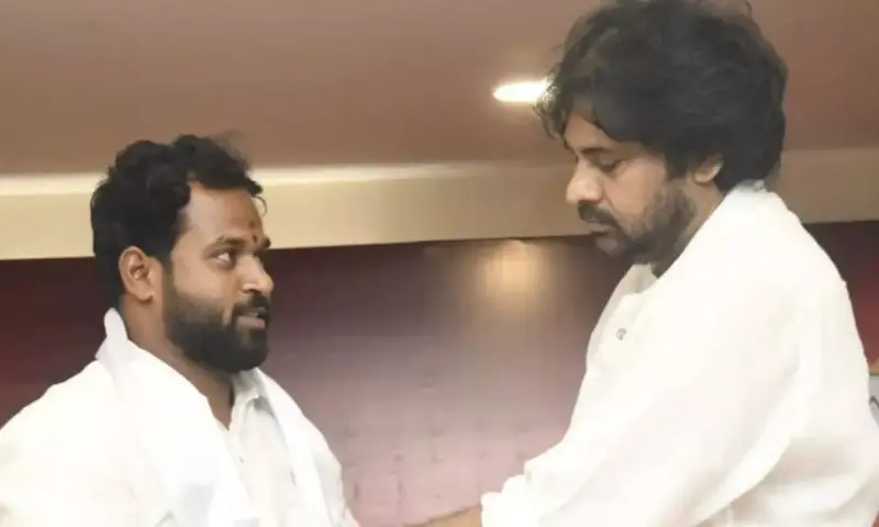 Pawan Kalyan Furious On Arava Sreedhar episode!