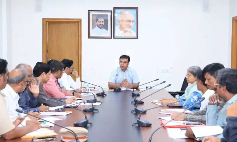 Jangaon: ధాన్యం కొనుగోళ్లలో వేగం పెంచండి.. అధికారులకు కలెక్టర్ ఆదేశం!